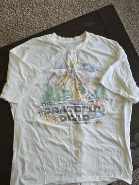 American Eagle Outfitters White Short-Sleeve Tee with Multicolor Graphic
